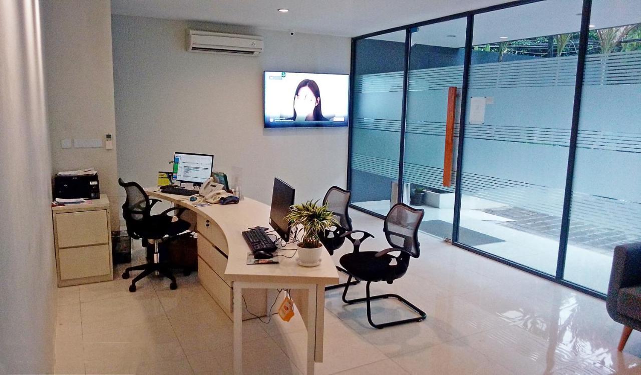 Legreen Suite Sudirman Jakarta Exteriör bild